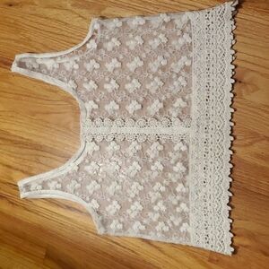 𝅺FOREVER 21 Lace Top Size Large